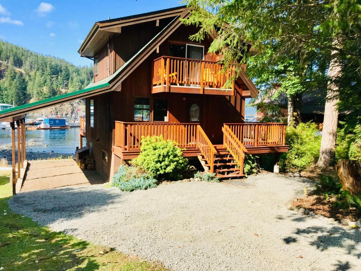 Brown'S Bay Resort Кэмпбелл-Ривер Экстерьер фото